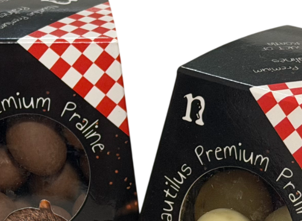 Croatian red and white checker detail